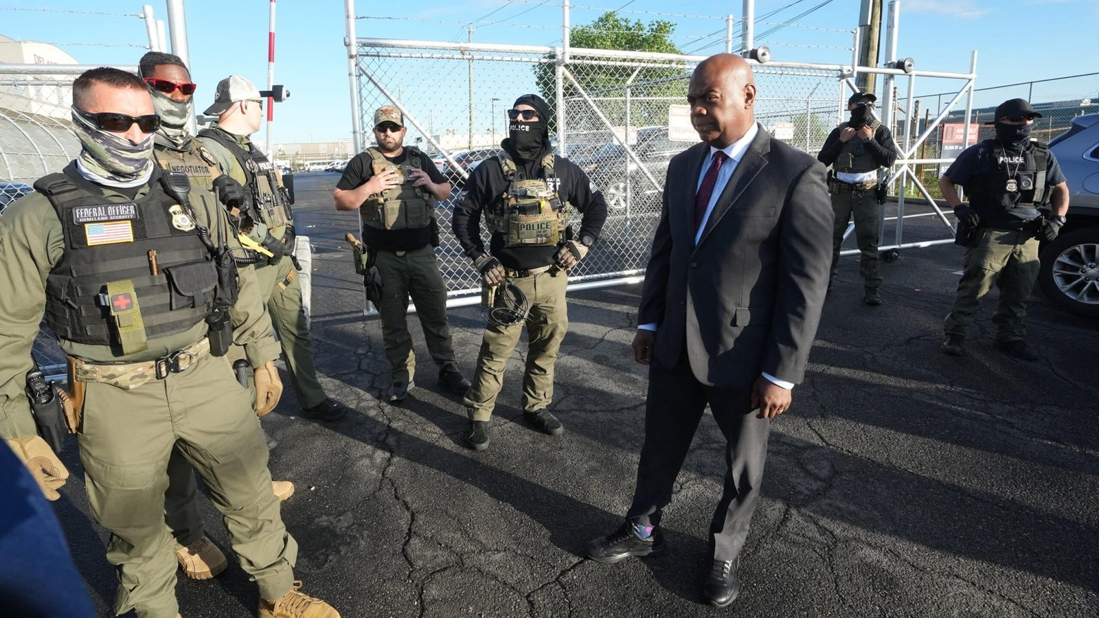Mayor of Newark Ras Baraka was arrested at the ICE facility when he joined Democrats to conduct 'supervision'

